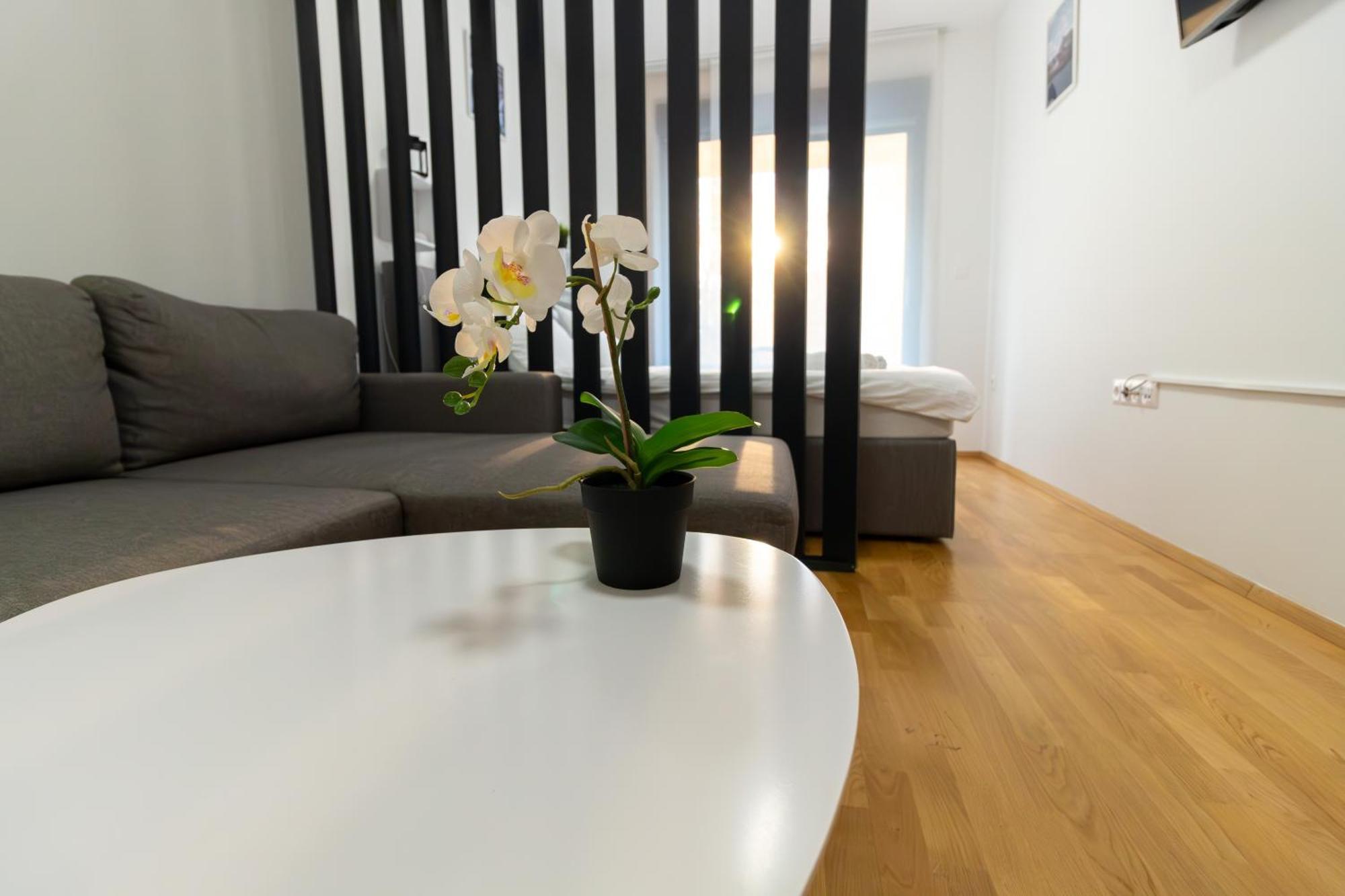 Gajeva Rooms - Stockholm Apartment Self Check-In วิโรวิติซา ภายนอก รูปภาพ